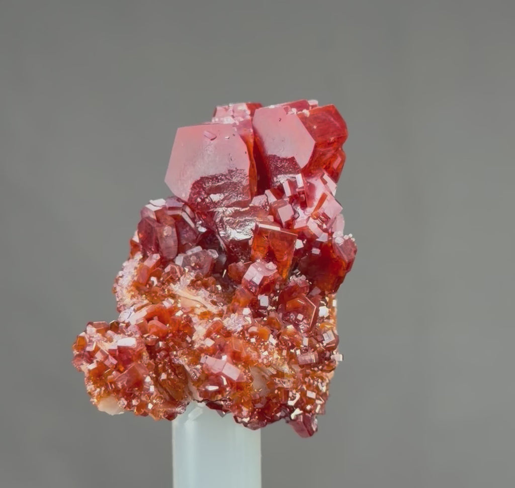Vanadinite with Barite main crystal 2 cm in perfect Conditions -Vanadinite lovers -